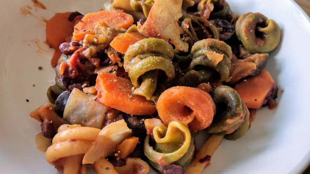 Photograph of Aubergine goulash.