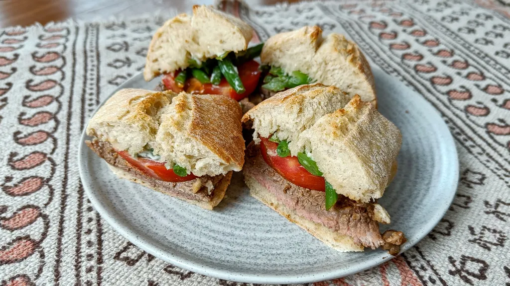Photograph of Chacarero chileno (chilean steak and bean sandwiches).