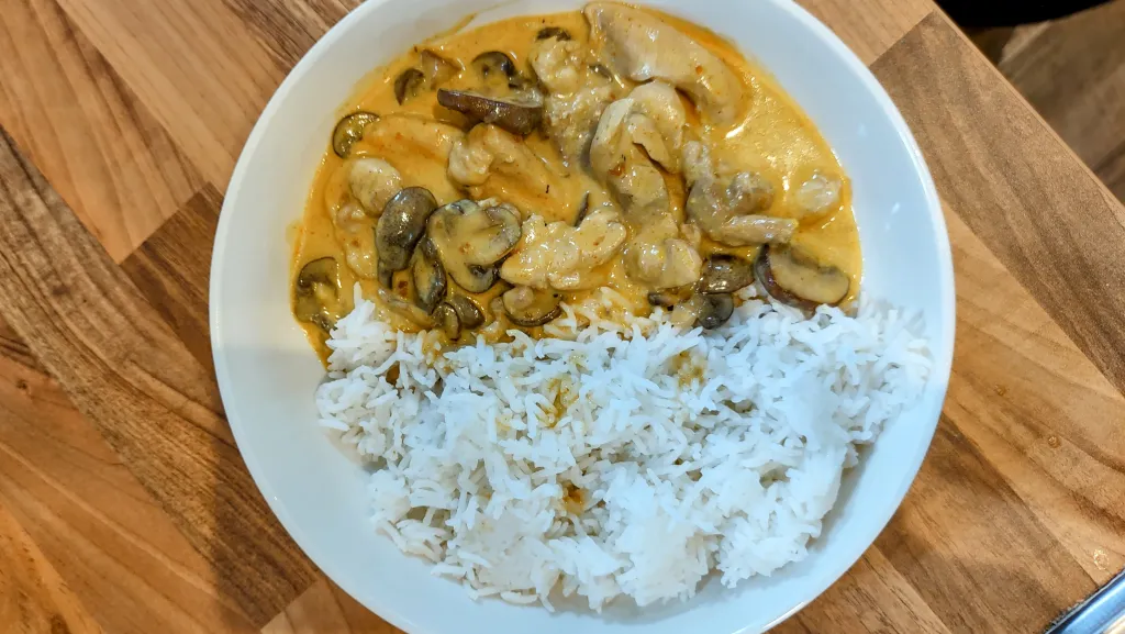 Photograph of Chicken stroganoff.
