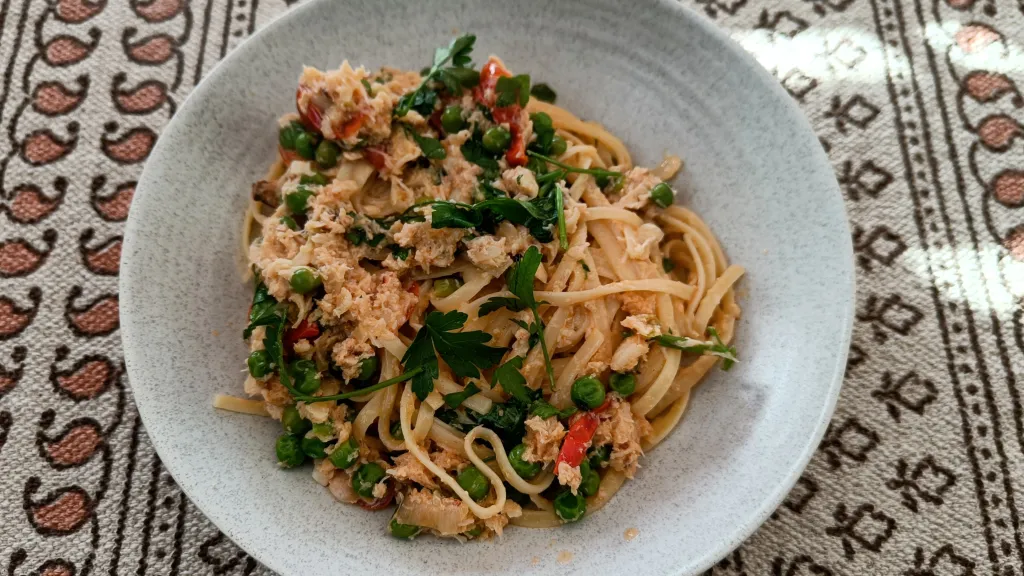 Photograph of Chilli crab linguine.