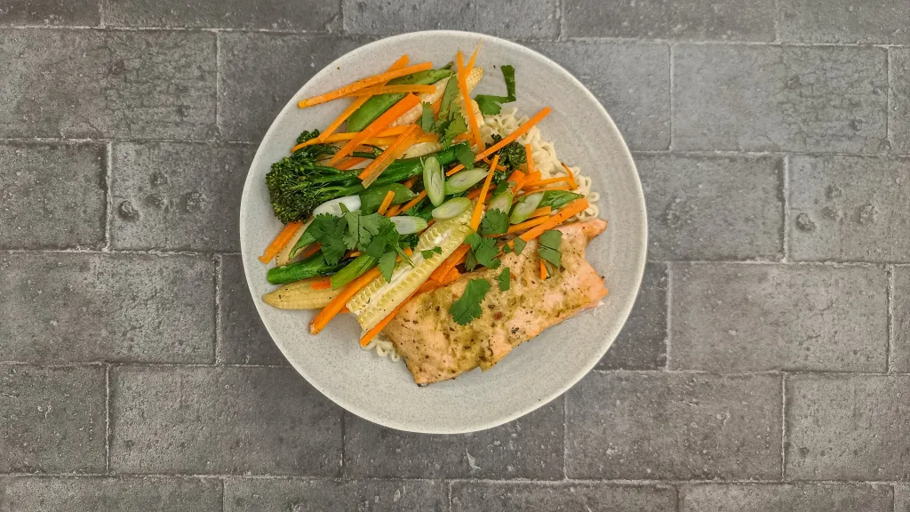 Photograph of Green Thai salmon parcels.