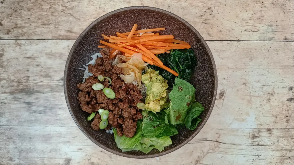 Photograph of Korean beef bulgogi rice bowls.