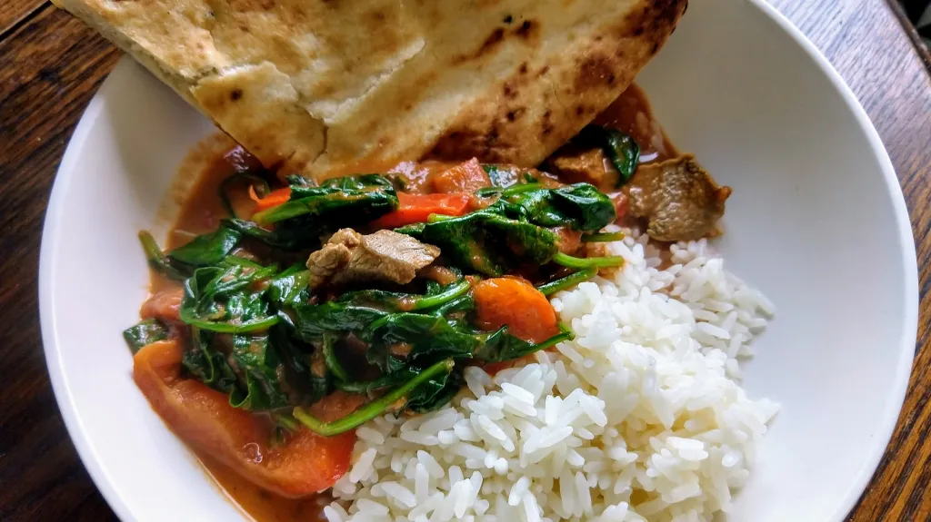 Photograph of Lamb and spinach curry.