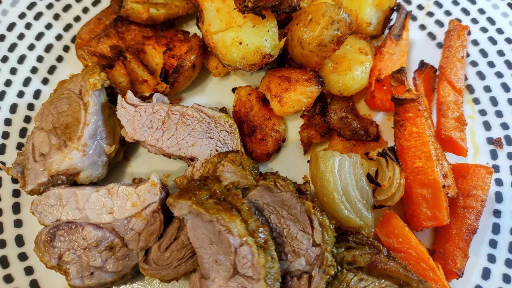 Photograph of Lamb mini roast with warm spices.