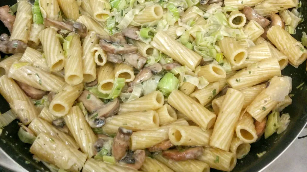 Photograph of Leek and tarragon rigatoni.