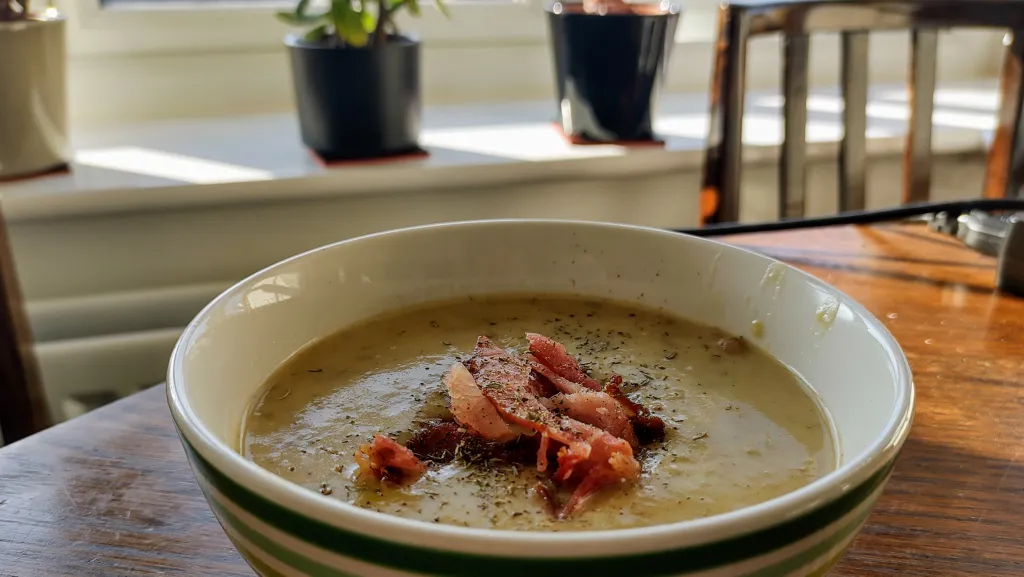 Photograph of Leek, bacon & potato soup.