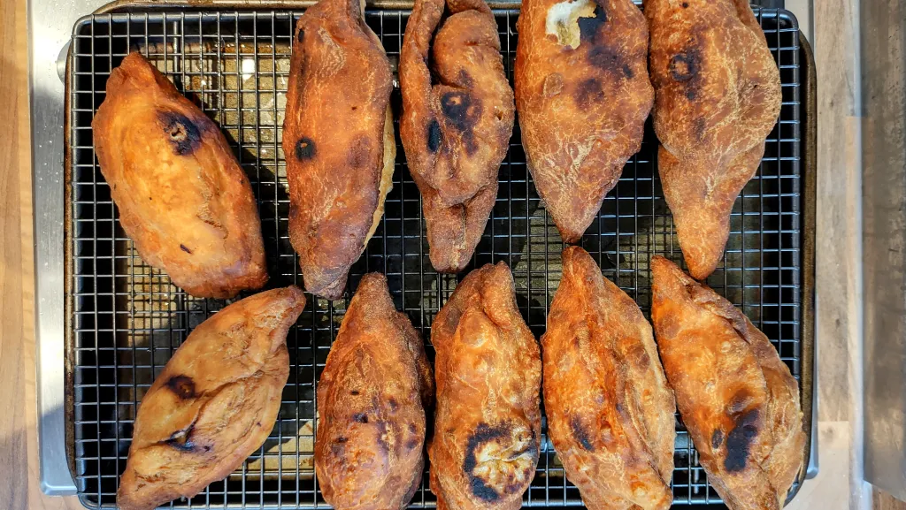 Photograph of Pastelillos de carne.