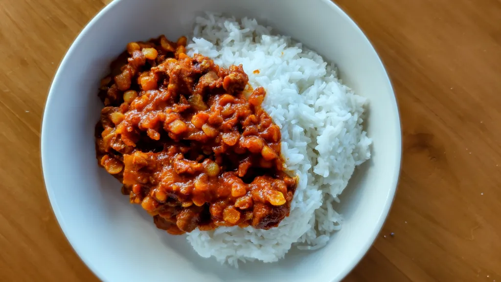 Photograph of Persian dried lime, lamb & split pea stew.