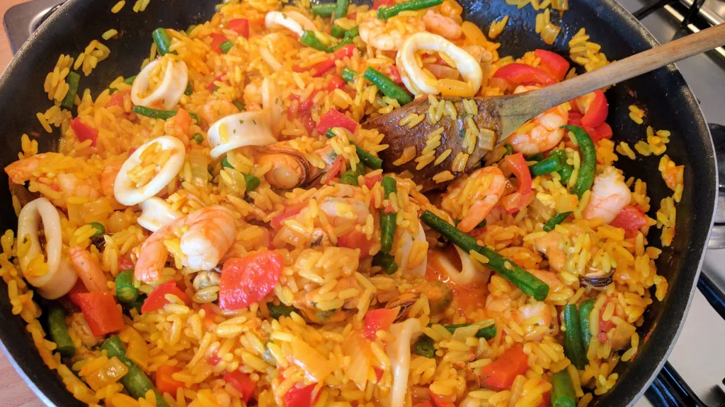 Photograph of Quick seafood paella.