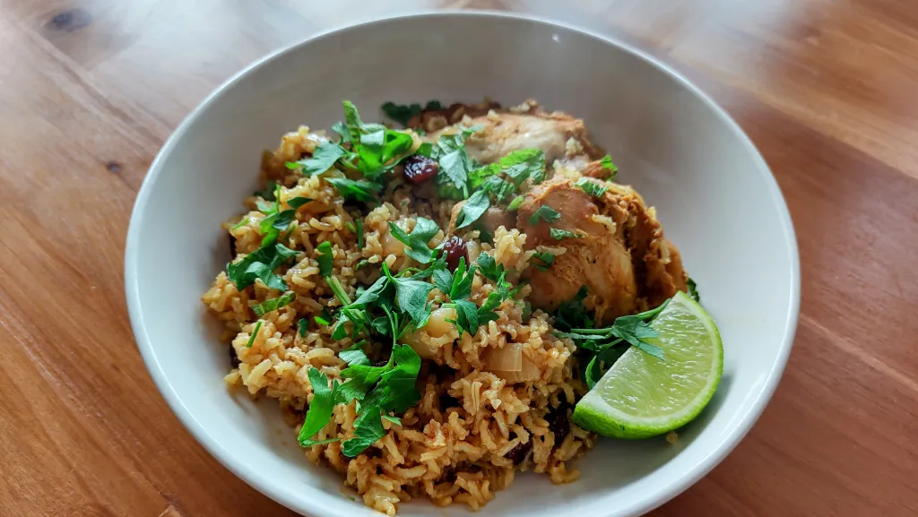 Photograph of Skillet chicken with cumin, paprika and mint.