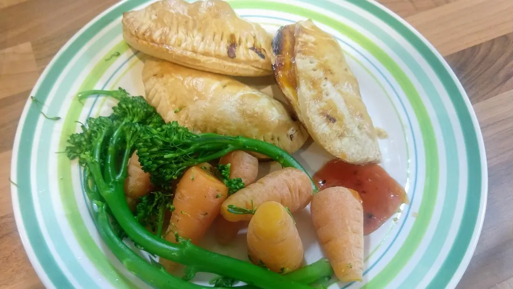 Photograph of Spicy chicken pasties.