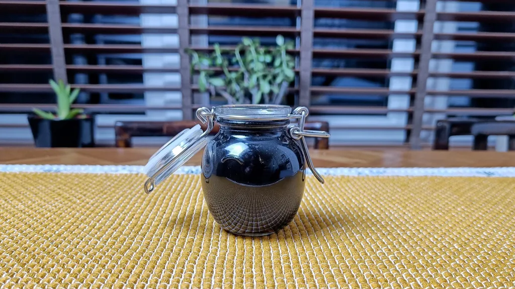 Photograph of Spicy vinegar.