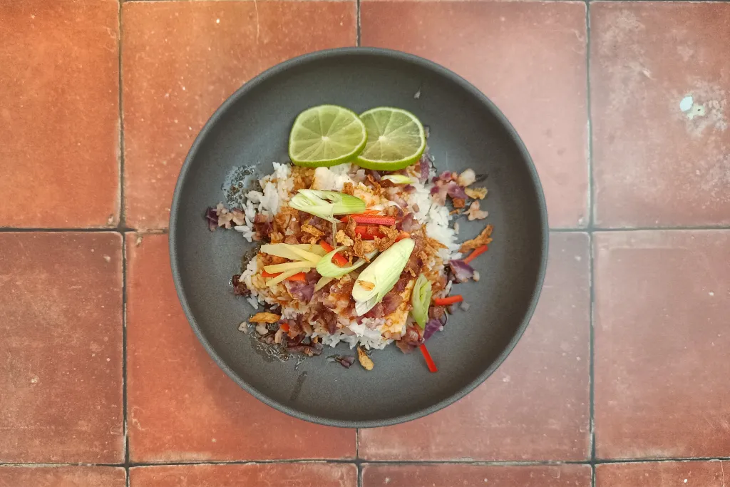 Photograph of Steamed cod fillet with prawns.