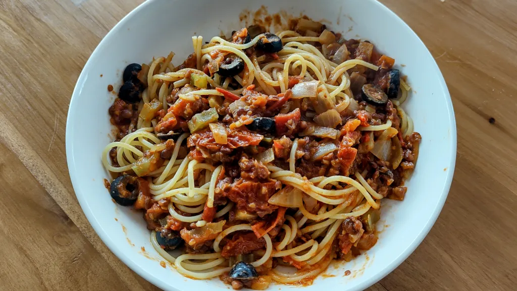 Photograph of Sweet and salty lentil spaghetti.