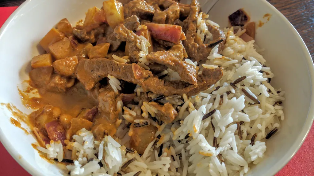 Photograph of Thai massaman curry.