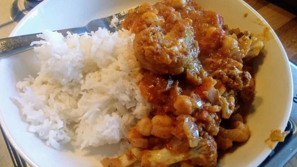Photograph of Vegan chickpea tikka masala.
