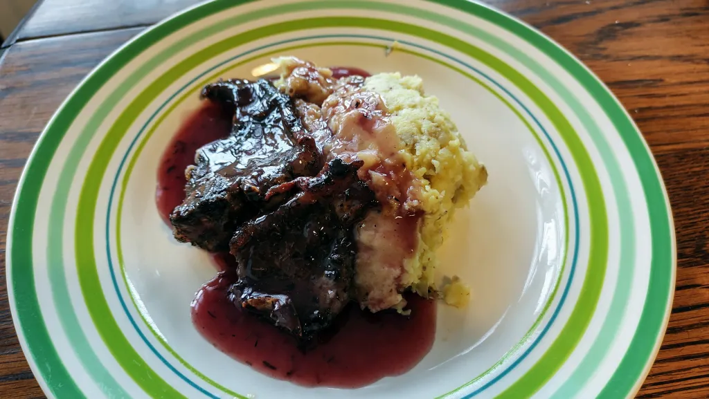 Photograph of Very easy lamb with red wine gravy.
